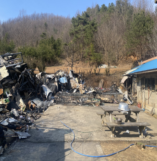 8. 문산면 문산사랑후원회, 주택화재 피해 가정에 위로금  전달.PNG